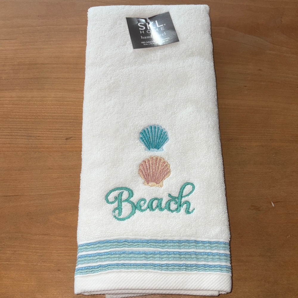 SKL Home White teal Beach seashells kitchen bath Hand Towel Embroidered new